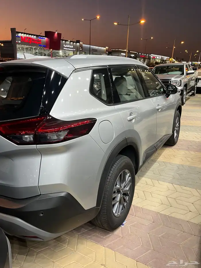 نيسان اكس تريل 2024دفع رباعي ممشى قليل 3