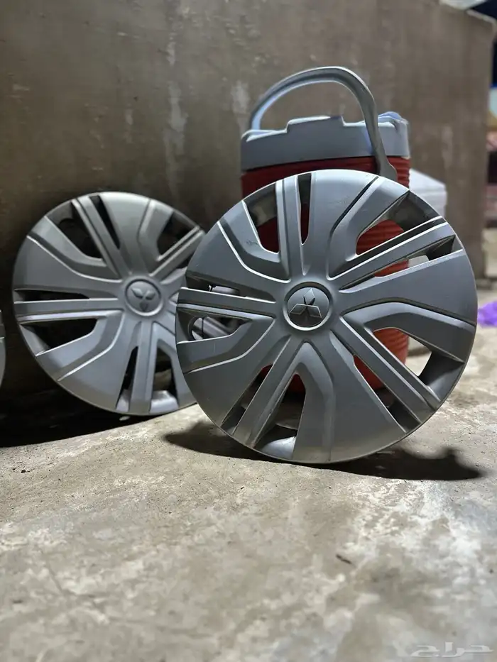 للبيع طقم طيس اتراج 2023 الي له رغبه فيهم يكلمني 0