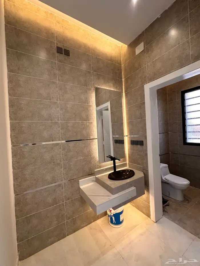 للبيع شقه ارضيه بمدخل مستقل بحى المنسك ابها 4