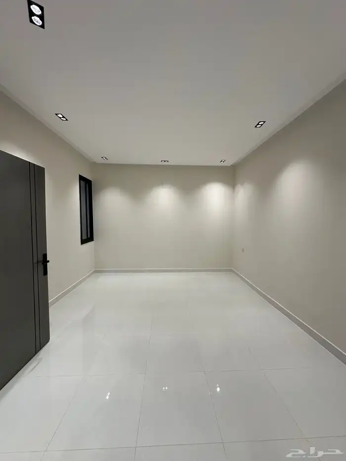 للبيع شقق فاخرة موقع متميز حي المعارض مساحة واسعة VIP 19