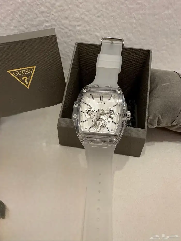 ساعة GUESS شفافه   اصليه 2