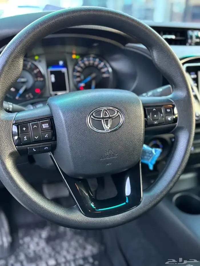 تويوتا هايلوكس 2023 13