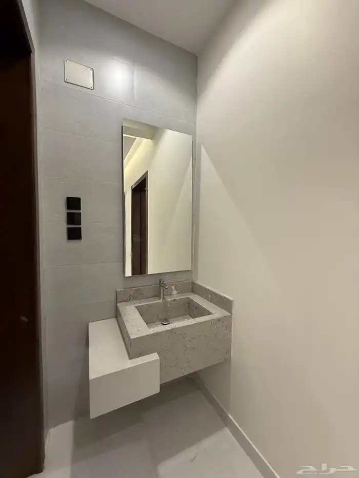 للبيع ارواف علويه وارواف ارضيه ببايكة سيارة ف شمال الخميس 11