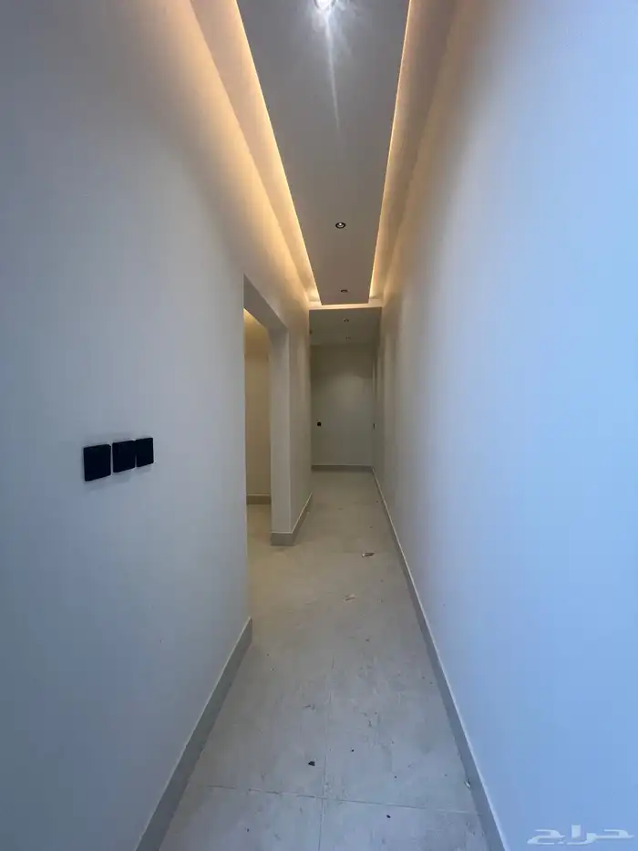 للبيع ادوار علوية مع ملحق و سطح خاص مخطط الحسام 17