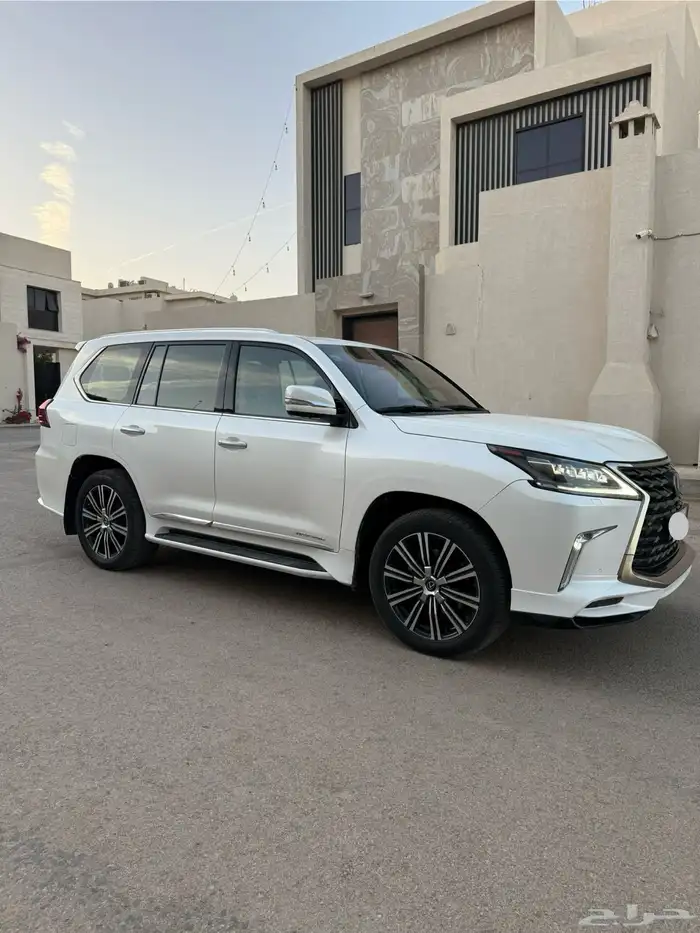 تم البيع تم البيع لكزس LX 2016 عداد 128 شرط 14