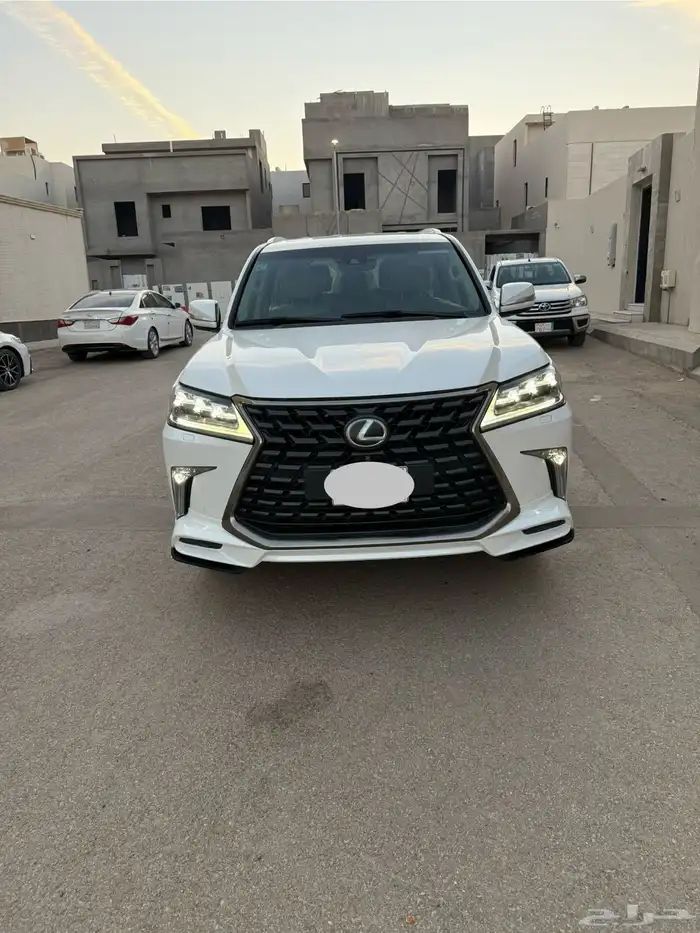 تم البيع تم البيع لكزس LX 2016 عداد 128 شرط 47