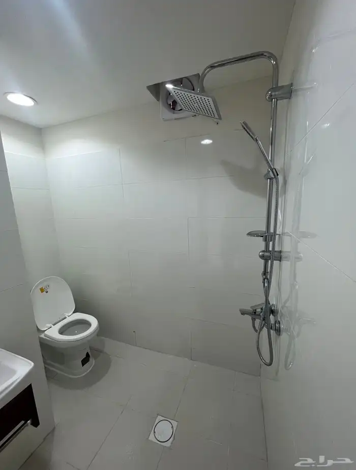 استديو ( غرفة ) للإيجار شهري - حي الوادي 3