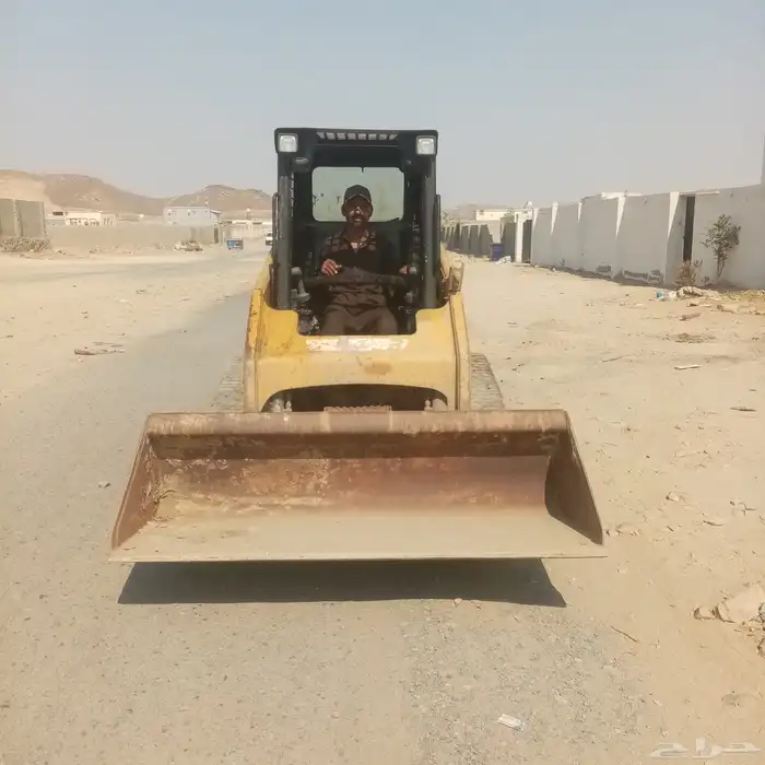 بوبكات كتر بلر جنزير وكفرات للبيع 2