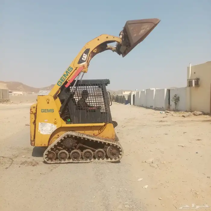 بوبكات كتر بلر جنزير وكفرات للبيع 5