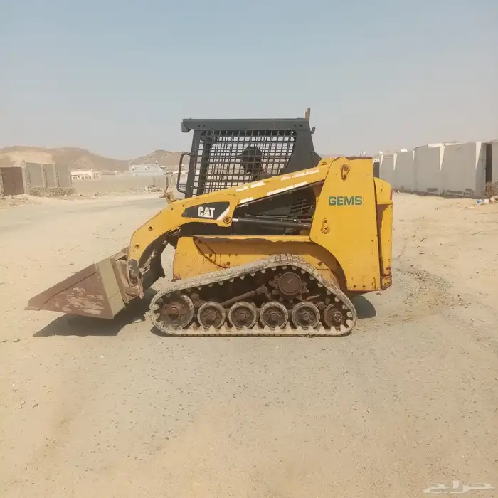 بوبكات كتر بلر جنزير وكفرات للبيع 3