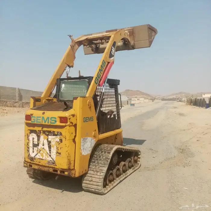 بوبكات كتر بلر جنزير وكفرات للبيع 0