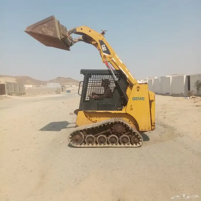 بوبكات كتر بلر جنزير وكفرات للبيع 4