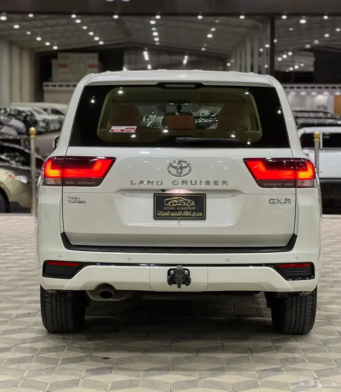 لاندكروزر GXR 2024 3