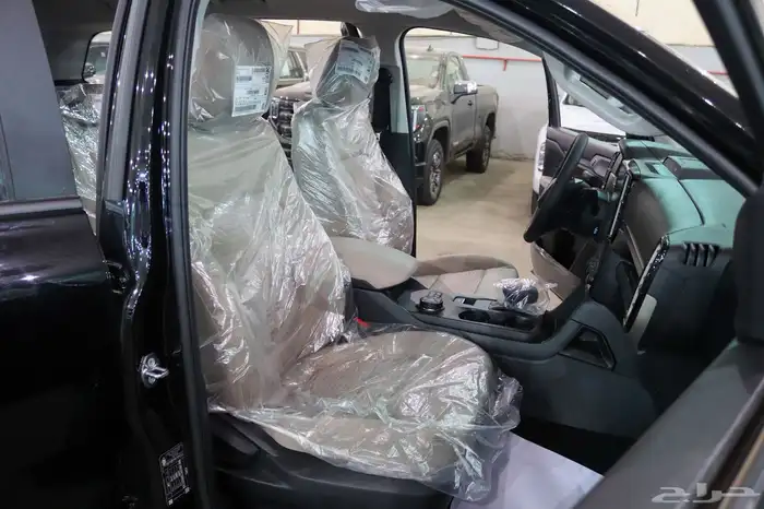 فورد ايفرست XLS بنزين موديل 2025 بسعر 143.750 8