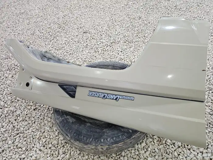 رفرف وباب شاص 2006 نظيفة 2