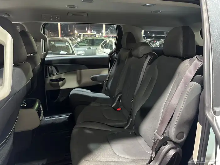 كيا كرنفال 2023 12