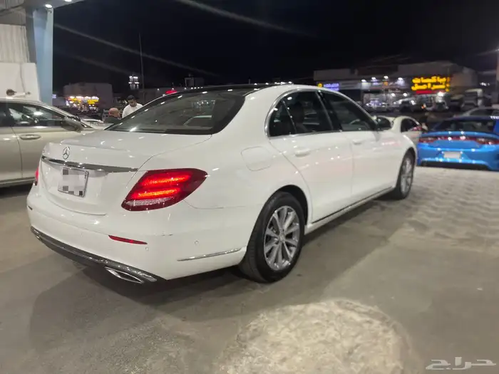 مرسيدس E200 2017 3