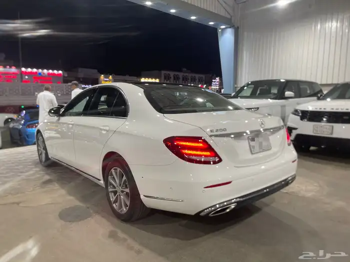 مرسيدس E200 2017 4