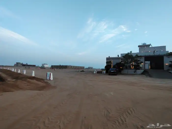 للبيع في حي النجمة شارعين 25   16 4