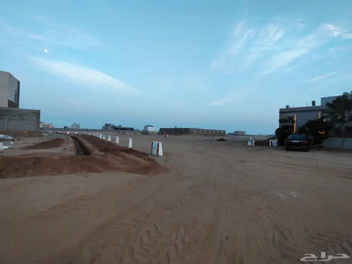 للبيع في حي النجمة شارعين 25   16 1