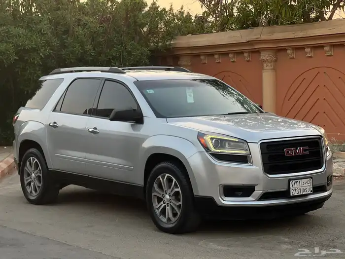 جي ام سي اكاديا 2013 نظيفه للبيع 8