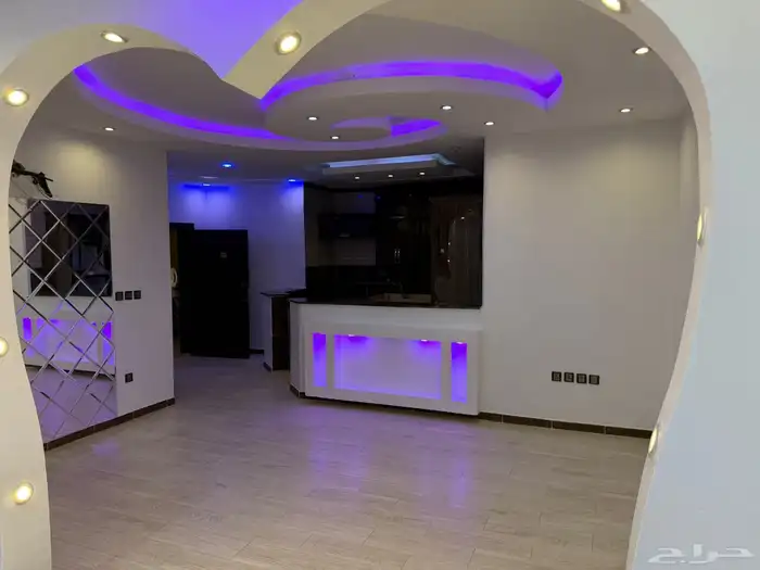 شقة لايجار خمس غرف في النزهة 8