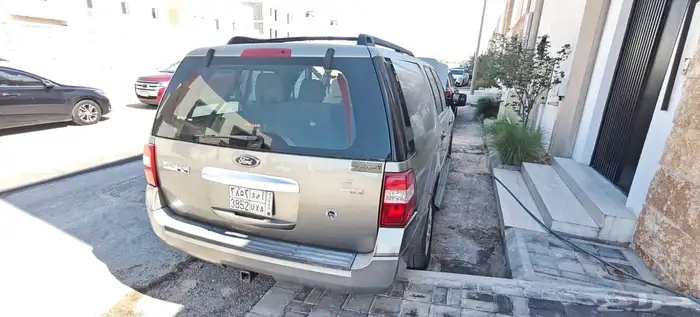 فورد اكسبديشن موديل 2008 10