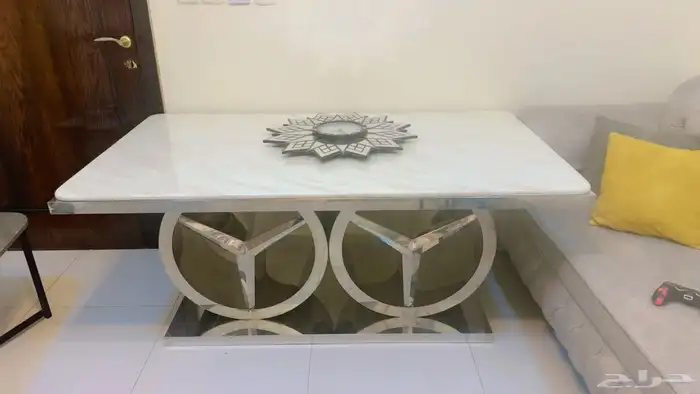 طاولة 8 اشخاص بدون كراسي شبه جديدة 0