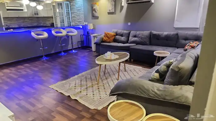 شقه 3 غرف وصاله ومطبخ موثثه حي طويق بالقرب من البيك 0