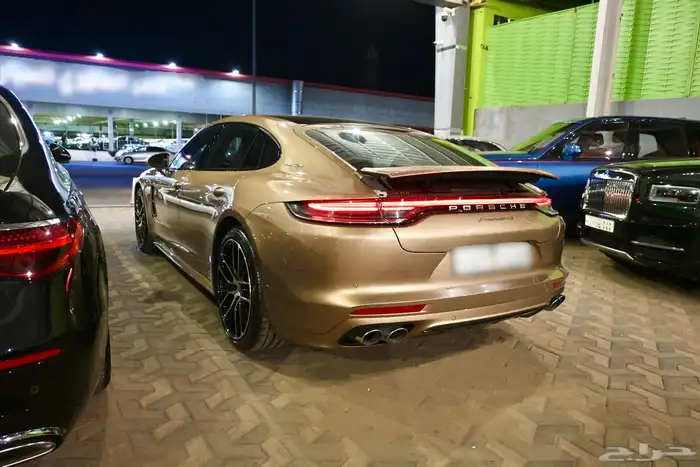 بورش باناميرا Panamera executive 2022 ضمان وصيانه مجانيه 3