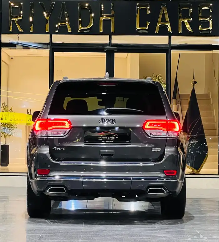 جيب جراند شروكي ساميت 2021 (بحالة الوكالة) 5