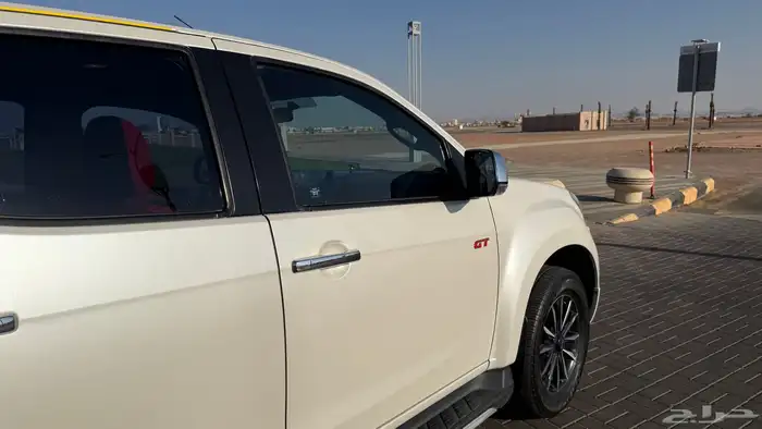 ايسوزو ديماكس GT دبل فل كامل 2019 قير تماتيك 10