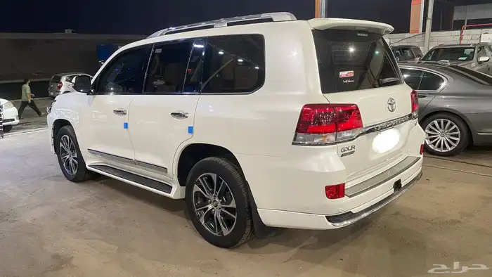 لاندكروزر 2020 فل كامل تورنق 3