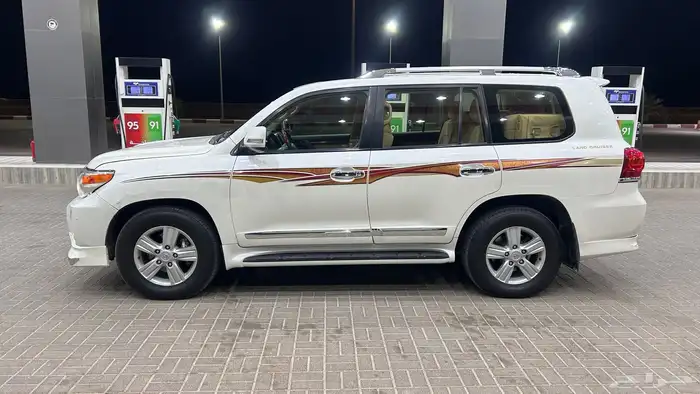 للبيع جيب لاندكروزر جكسار موديل 2014 5