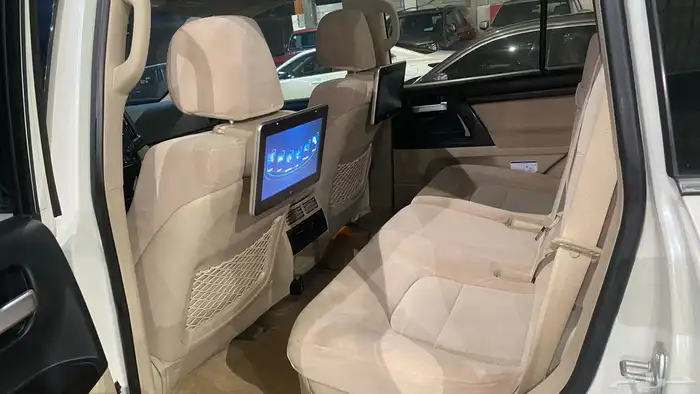لاندكروزر 2020 فل كامل تورنق 7