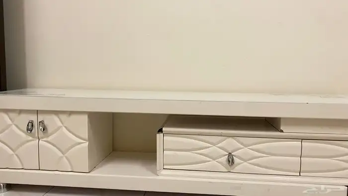 طاولة تلفزيون 1