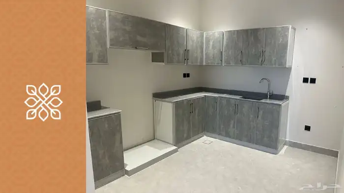 دور أول علوي للبيع في حي الخير 8