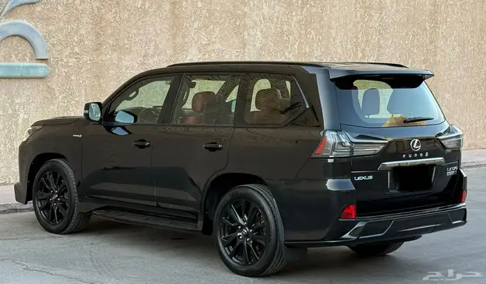 لكزس 2019 بلاك ديشن 12