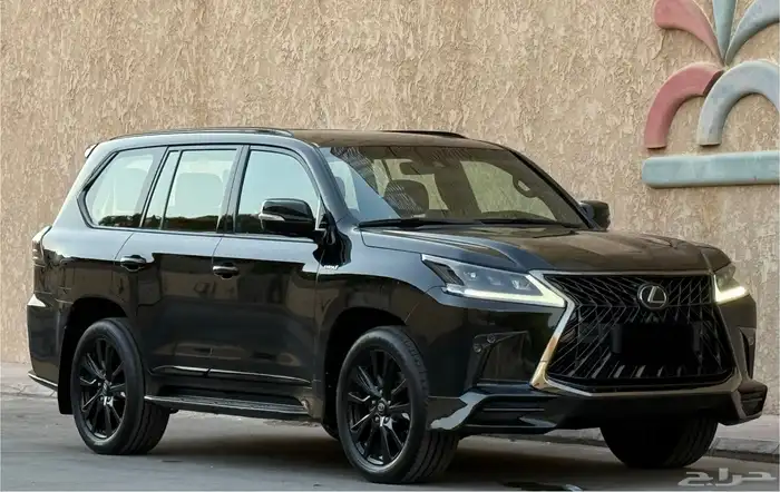 لكزس 2019 بلاك ديشن 6