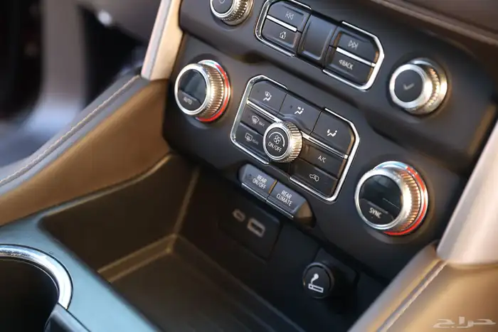 جمس يوكن 2023 SLE لون مميز 12