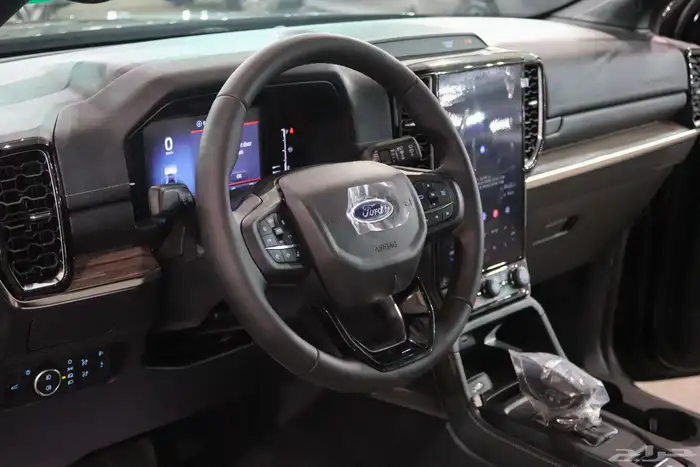 فورد ايفرست لمتد بنزين موديل 2025 بسعر 184.000 12