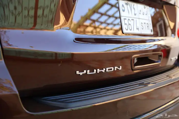 جمس يوكن 2023 SLE لون مميز 15