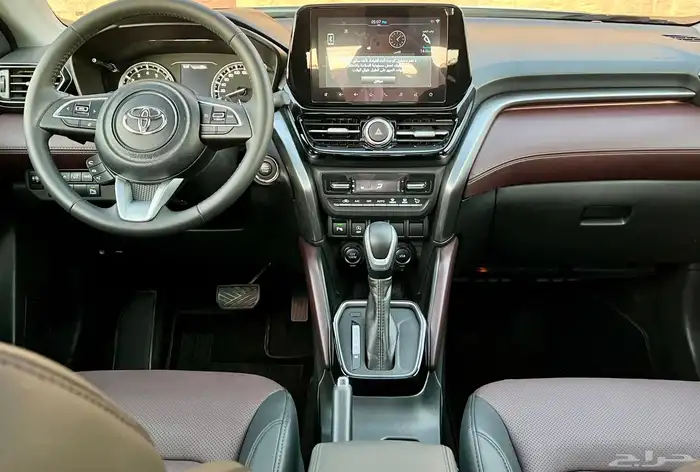 تويوتا اوربان كروزر GXL 2025 ( فل كامل ) 13