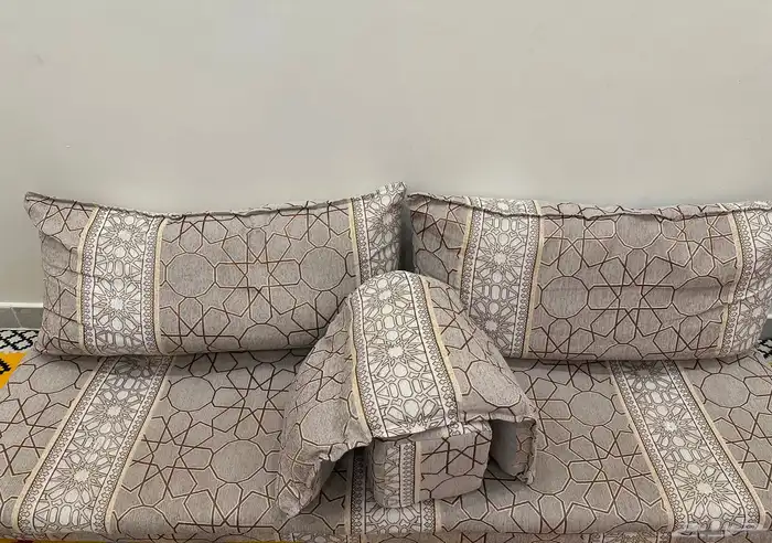 جلسة أرضية تراثية للبيع 0