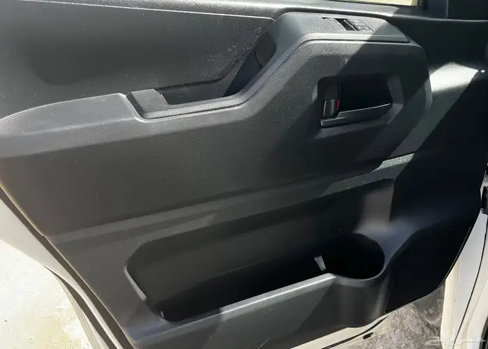 تويوتا باص هايس ثلاجة موديل 2022 12