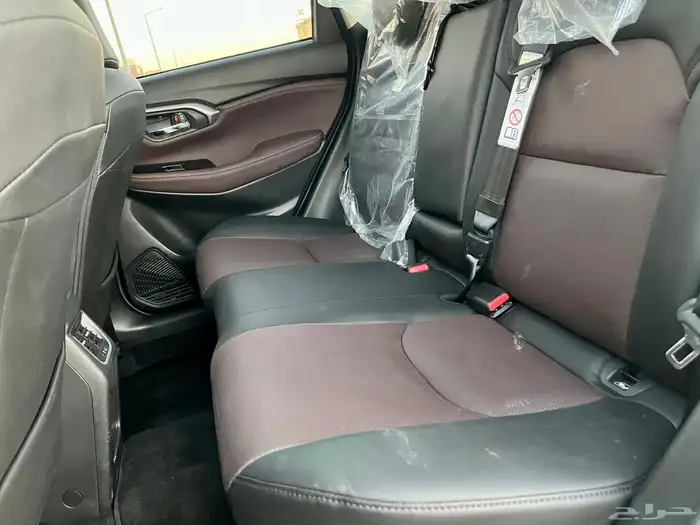 تويوتا اوربان كروزر GXL 2025 ( فل كامل ) 15