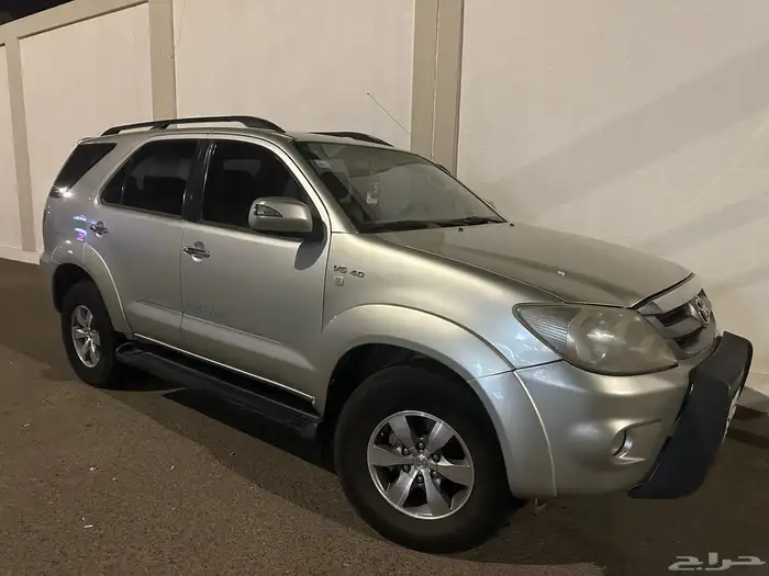 فورتشنر 2007 للبيع شبة مخزن 9