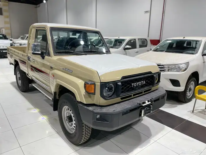 تويوتا شاص سلق بريمي قير اتوماتيك بنزين دفلك 2025 فل 1