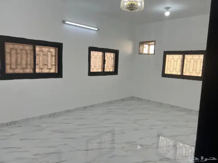 دور ثاني للايجار بحي الرونه 9