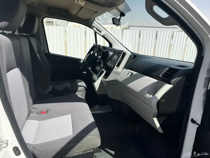 تويوتا باص هايس ثلاجة موديل 2022 9